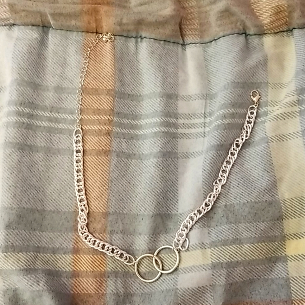 Silver hoop necklace